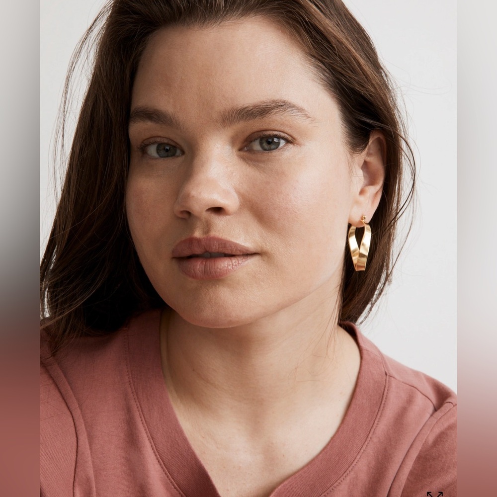 NEW! Madewell Twisty U-Hoop Earrings - Picture 3 of 4